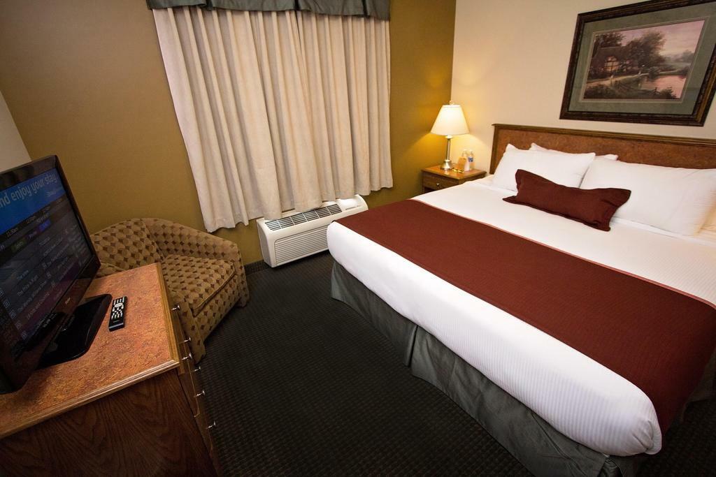 Service Plus Inns & Suites Drayton Valley Exterior foto